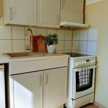 Sunny Apartment, 7 Min With Tram To The Old Town Апартаменты