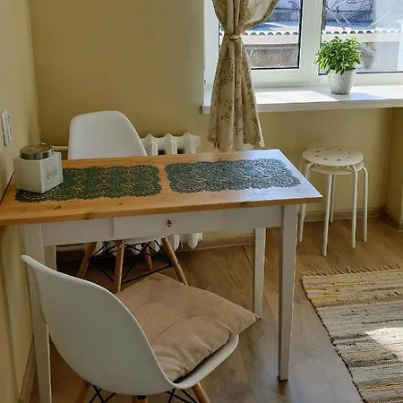 Sunny Apartment, 7 Min With Tram To The Old Town *