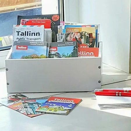 Sunny Apartment With Wall-To-Wall Desk &Tram At Door * Ταλίν