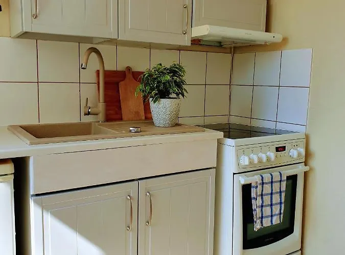 Sunny Apartment, 7 Min With Tram To The Old Town Apartment