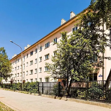 Sunny Apartment, 7 Min With Tram To The Old Town *